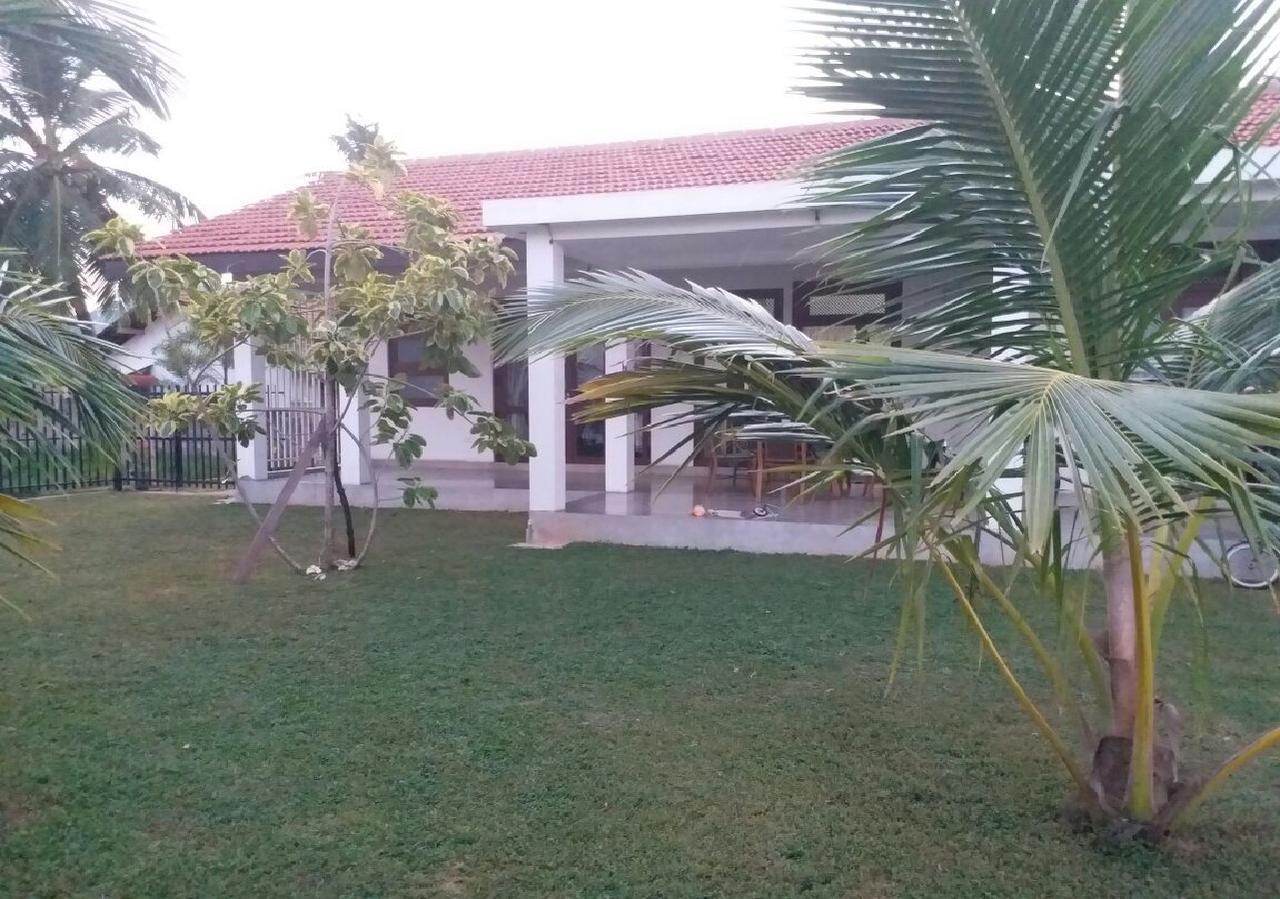 Negombo Holiday Home Exteriör bild