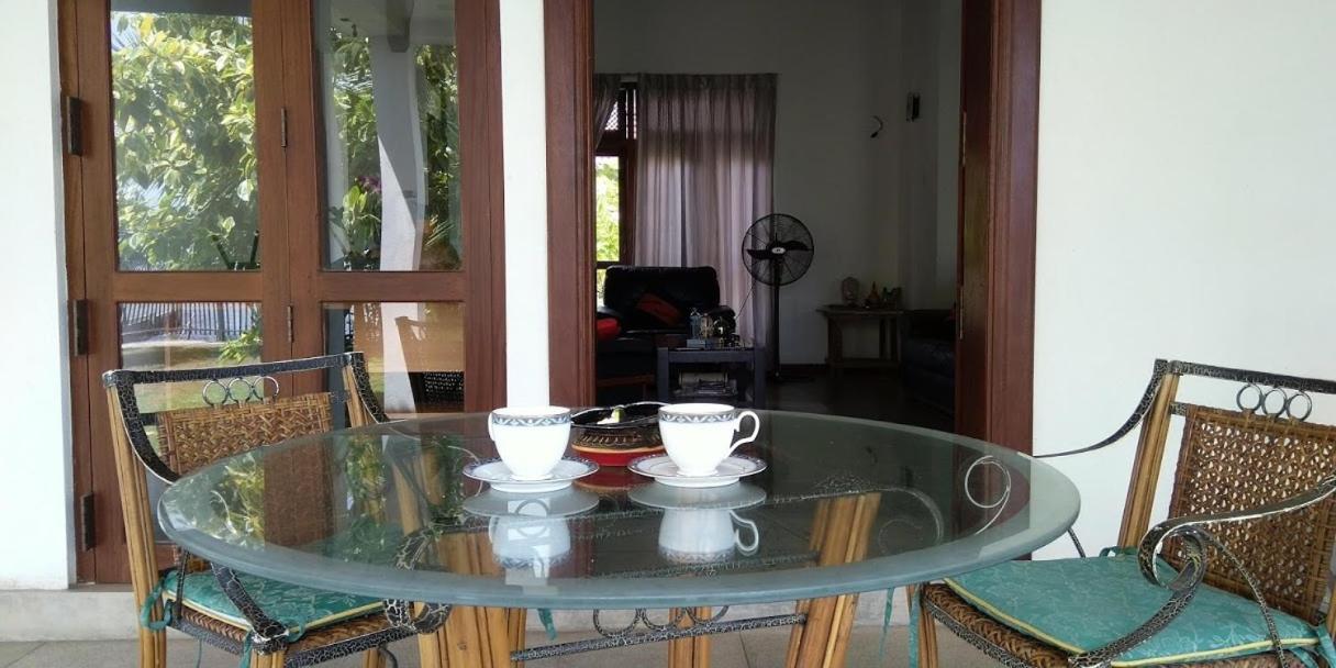 Negombo Holiday Home Exteriör bild