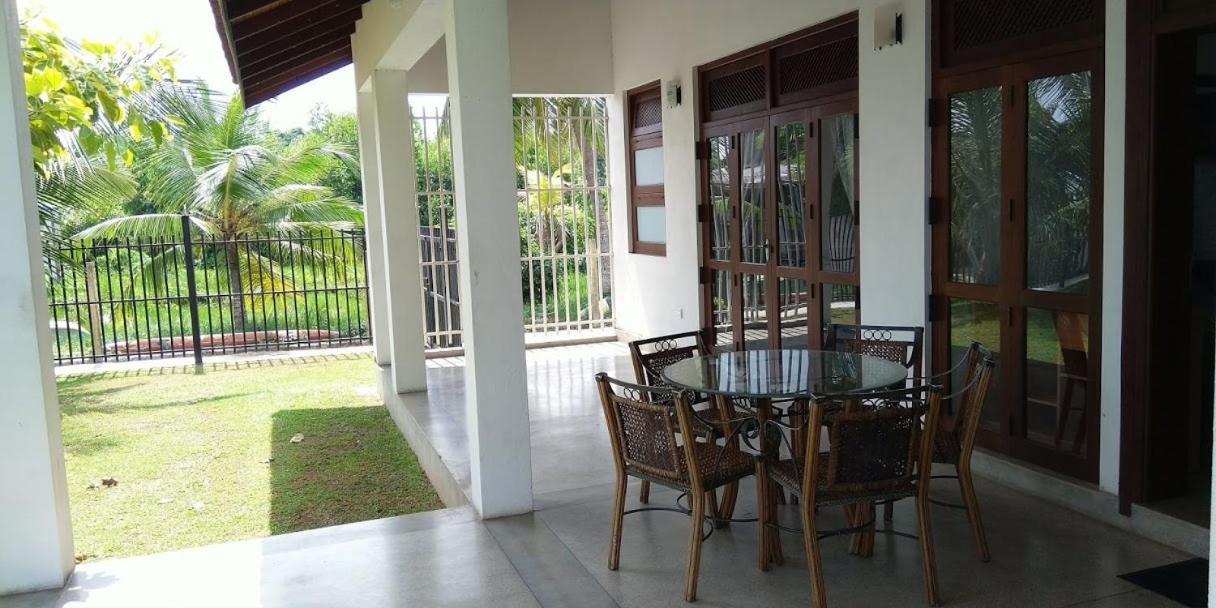 Negombo Holiday Home Exteriör bild